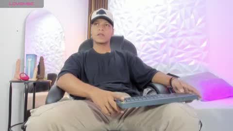 Snapshot of ricky_owens1 chatting on October 20, 2:44 pm Ricky online show from October 20, 2:44 pm