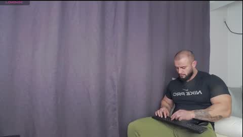 rickymiami1 online show from November 25, 7:01 pm