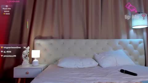 Snapshot of rihanna_walker chatting on September 23, 1:10 am rihanna_walker online show from September 23, 1:10 am