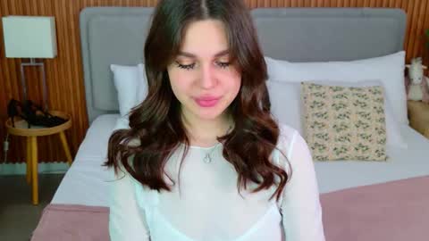 Rihanna online show from November 18, 6:00 pm