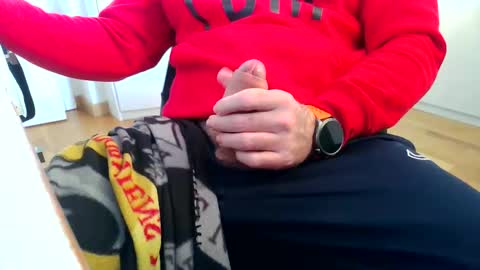 Snapshot of riki_rikard chatting on February 16, 5:15 pm Riki online show from February 16, 5:15 pm