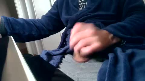 Snapshot of riki_rikard chatting on January 5, 12:10 pm Riki online show from January 5, 12:10 pm