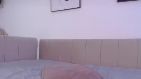 Snapshot of riley_bensongh chatting on February 12, 11:20 pm Riley online show from February 12, 11:20 pm