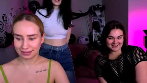 Meow online show from October 22, 7:48 pm