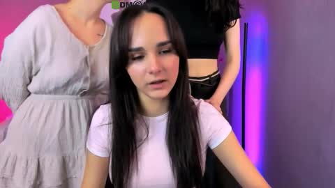 Meow online show from November 19, 8:29 pm