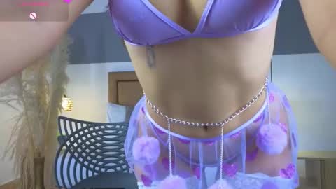 Snapshot of riley_sierra chatting on February 8, 12:28 pm Riley Sierra online show from February 8, 12:28 pm