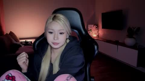 rileymee online show from March 4, 8:22 am