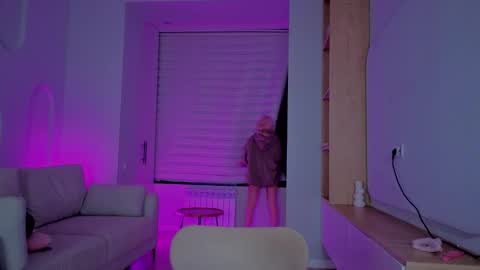 Snapshot of rileymee chatting on October 1, 1:10 pm rileymee online show from October 1, 1:10 pm