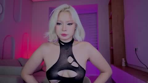 Snapshot of rileymee chatting on October 10, 12:33 pm rileymee online show from October 10, 12:33 pm