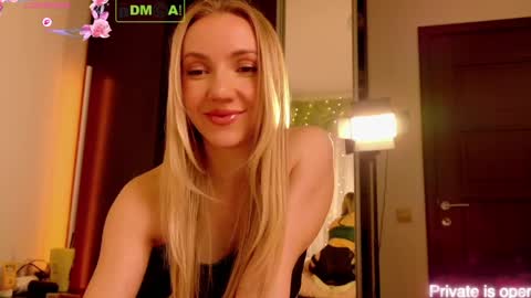 Rina Asty online show from April 9, 5:29 pm