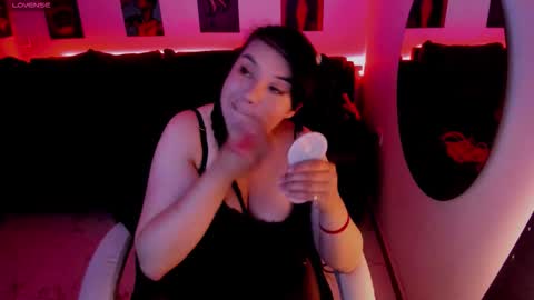 Snapshot of rini_bunny chatting on October 18, 5:00 am rini online show from October 18, 5:00 am