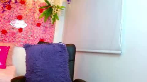 Snapshot of risitos_de_oro_ chatting on October 11, 9:03 am Risitos De Oro online show from October 11, 9:03 am