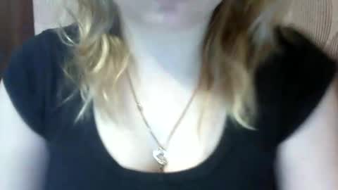 Snapshot of riveramaureen chatting on February 15, 2:55 pm RiveraMaureen online show from February 15, 2:55 pm