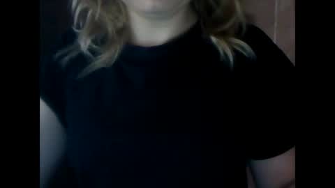 Snapshot of riveramaureen chatting on February 19, 6:22 am RiveraMaureen online show from February 19, 6:22 am