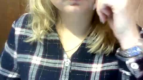Snapshot of riveramaureen chatting on December 23, 6:37 pm RiveraMaureen online show from December 23, 6:37 pm