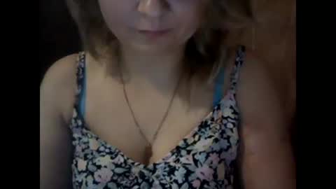 Snapshot of riveramaureen chatting on December 23, 6:33 am RiveraMaureen online show from December 23, 6:33 am
