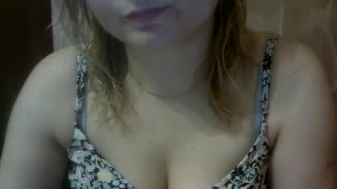 Snapshot of riveramaureen chatting on December 4, 4:32 pm RiveraMaureen online show from December 4, 4:32 pm