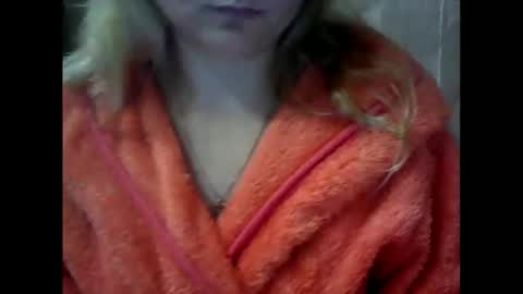 Snapshot of riveramaureen chatting on October 9, 10:26 pm RiveraMaureen online show from October 9, 10:26 pm