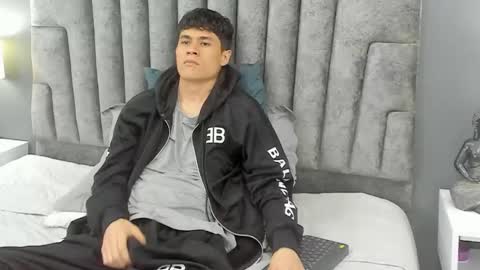 Roan Birkin online show from March 5, 1:52 am