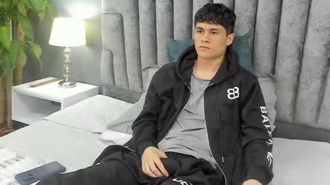 Roan Birkin online show from March 4, 10:49 pm