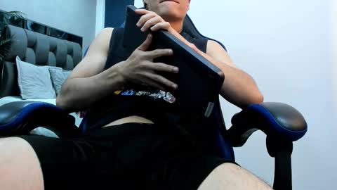 Roan Birkin online show from November 26, 11:01 pm