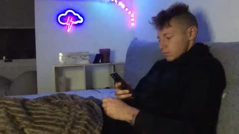 RoastingCorn online show from January 4, 9:32 am