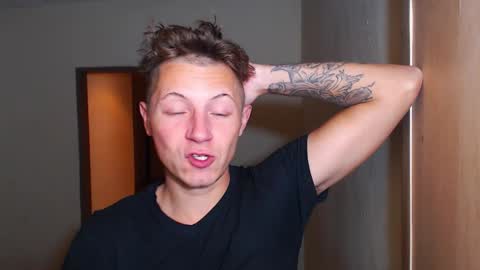 RoastingCorn online show from December 5, 7:29 am