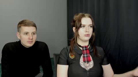 Snapshot of robert_lisa chatting on January 7, 4:27 pm Lisa and Robert i am online all days 900 am GMT3 online show from January 7, 4:27 pm