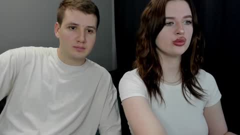 Snapshot of robert_lisa chatting on January 27, 9:13 am Lisa and Robert i am online all days 900 am GMT3 online show from January 27, 9:13 am