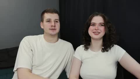 Snapshot of robert_lisa chatting on February 22, 1:22 am Lisa and Robert i am online all days 900 am GMT3 online show from February 22, 1:22 am