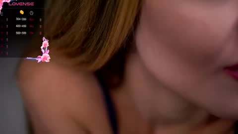 Snapshot of robertarosetti chatting on September 15, 8:16 am Roberta online show from September 15, 8:16 am