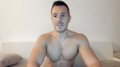 Snapshot of roberto4ever chatting on October 4, 2:59 pm roberto4ever online show from October 4, 2:59 pm