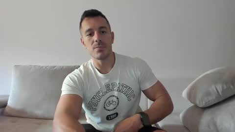 Snapshot of roberto4ever chatting on October 1, 5:06 am roberto4ever online show from October 1, 5:06 am