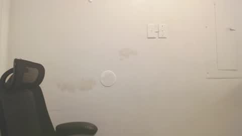 robertswhitney52 online show from September 24, 1:01 am