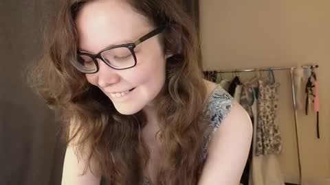 Robin online show from September 15, 9:16 pm