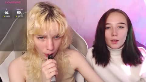 Snapshot of robin_yours chatting on September 22, 9:35 am Robin your online show from September 22, 9:35 am