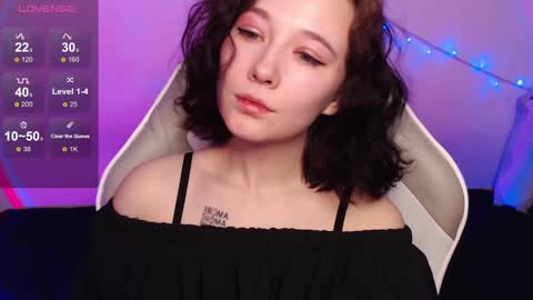 Snapshot of robin_yours chatting on March 8, 2:34 am Robin your online show from March 8, 2:34 am