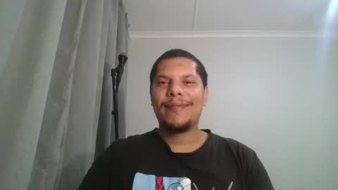 robinidessundercover34 online show from April 22, 7:10 pm