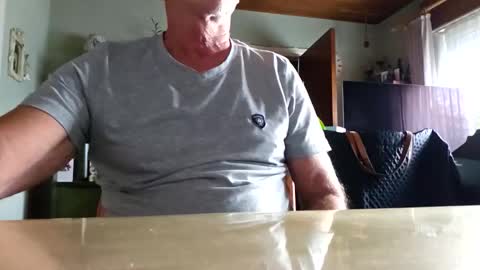 robke1966 online show from November 2, 7:52 am