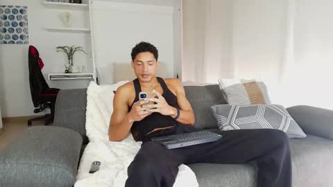 roby_millerr online show from March 8, 6:12 pm