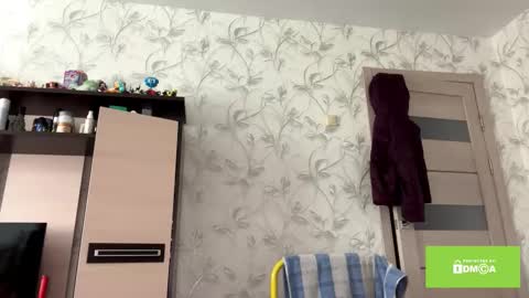 robynsentinella online show from December 16, 12:51 am