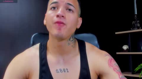 rocco_santos online show from February 17, 6:51 pm