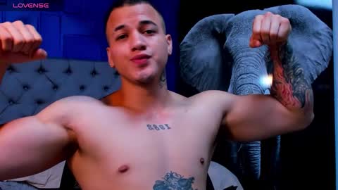 rocco_santos online show from September 23, 5:45 am