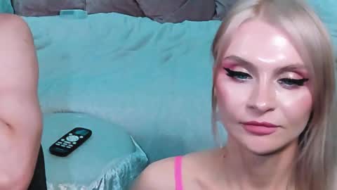 Lina and Den online show from November 6, 3:15 pm