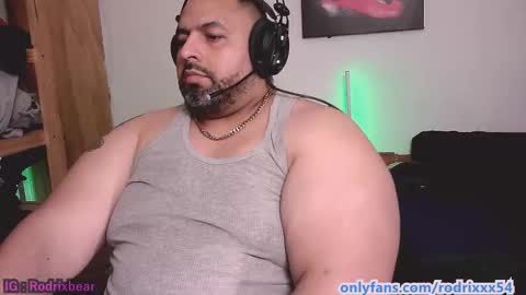 Snapshot of rodrixxx54 chatting on October 3, 12:42 am rodrixxx54 online show from October 3, 12:42 am