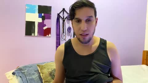 Thiago independent model online show from January 24, 9:15 pm