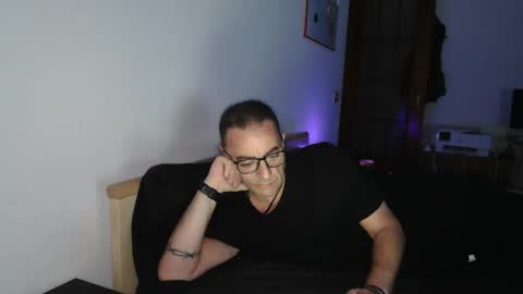 rogerrabbit2023 online show from September 20, 12:13 am