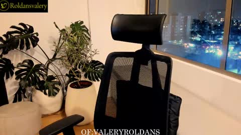 Valery Roldans online show from February 20, 1:36 am