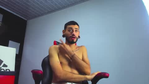Snapshot of rolo_martinez chatting on September 17, 3:48 pm rolo martinez online show from September 17, 3:48 pm