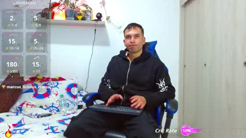 Snapshot of rolos_hot32 chatting on October 23, 1:18 am rolos_hot32 online show from October 23, 1:18 am
